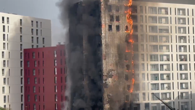 Fasada që digjen dhe shtet që do fasadën, vetëm neveri për abuzuesit