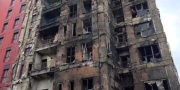 Zjarri te komplelsi “Arlis”, banorët e prekur nënshkruajnë një peticion me 10 kërkesa urgjente