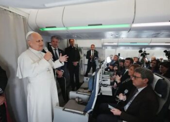 Papa i bën thirrje SHBA-së dhe Iranit: Rikthehuni në tryezën e paqes, mos kërcënoni me luftë