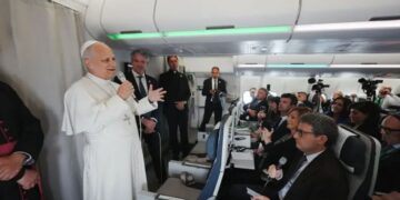 Papa i bën thirrje SHBA-së dhe Iranit: Rikthehuni në tryezën e paqes, mos kërcënoni me luftë