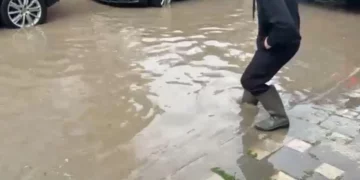 Lesha përmbytet sërish, reshjet sollën vërshime në qytet, ankohen familjarë dhe biznese