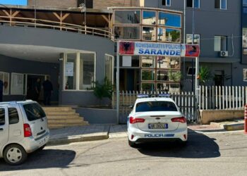 Plagosi me thikë 26-vjeçarin në Sarandë, shpallet në kërkim autori (Emrat)