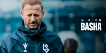 Luajti në Europian me Shqipërinë, ish-mesfushori emërohet si trajner në Superligën zvicerane