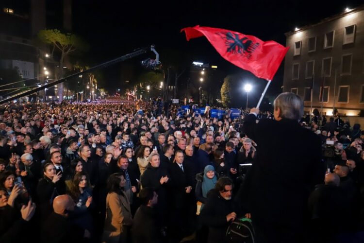 Sot mbahet protesta kombëtare e opozitës në Tiranë, ja masat e policisë dhe rrugët që do të bllokohen