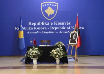 Ndarja nga jeta e akademikut Rexhep Qosja, Kuvendi i Kosovës mban homazhe në nderim të veprës së tij