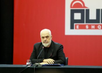 Rama bën akoma fushatë me tapitë, detyrë kryebashkiakëve për legalizimet