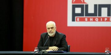 Rama bën akoma fushatë me tapitë, detyrë kryebashkiakëve për legalizimet