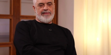 I pagëzuar në Kishë Katolike dhe e quan veten ‘Lider Musliman’, Rama i mohon të dyja: E kam të vështirë të them a besoj