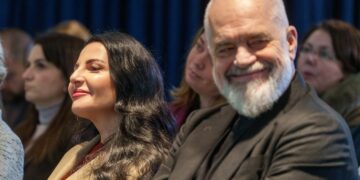 Këlliçi: Pasi u zhvati shqiptarëve 50 mln euro në Tunelin e Llogarasë, tani do u marrë para për të kaluar!