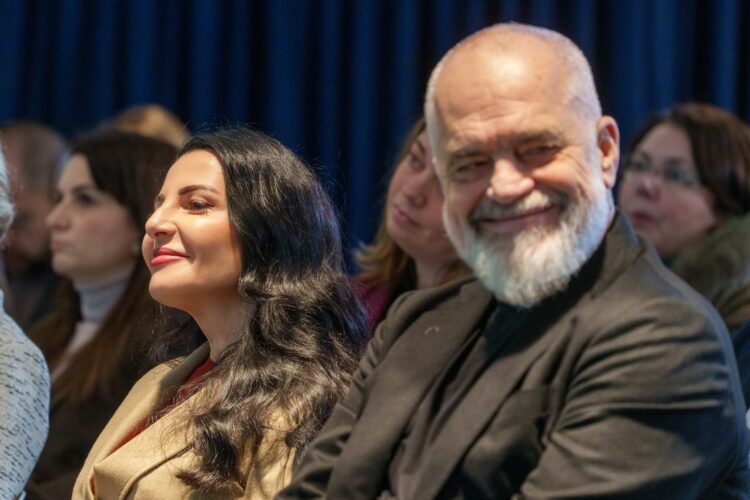 Këlliçi: Pasi u zhvati shqiptarëve 50 mln euro në Tunelin e Llogarasë, tani do u marrë para për të kaluar!