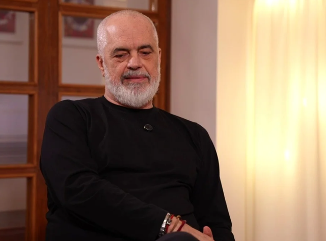 I pagëzuar në Kishë Katolike dhe e quan veten ‘Lider Musliman’, Rama i mohon të dyja: E kam të vështirë të them a besoj