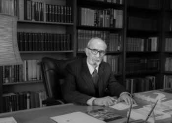 Akademiku Rexhep Qosja prehet në varrezat e qytetit të Prishtinës