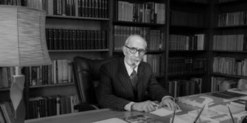 Akademiku Rexhep Qosja prehet në varrezat e qytetit të Prishtinës