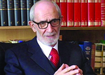 Lajm i trishtë! Ndahet nga jeta akademiku i mirënjohur shqiptar, Rexhep Qosja