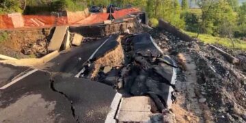 Kushtoi 1.2 milionë euro,  Unazën e Poshtme të Burrelit bëhet e pakalueshme  nga shembja e  rrugës