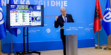 Berisha: Strumbullari i aferës së AKSHI-t është çifti Rama, kryepeshkaqeni është Armand Frangu