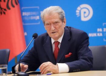 “Historinë e bëjnë guximtarët”, Berisha paralajmëron protestën e radhës: Përballje me kryehajdutin Rama dhe bandën e tij