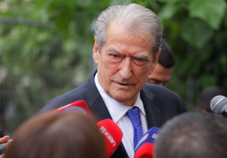 Berisha: Asnjë mandat ndërkombëtar nuk ka për arrestimin e tij, Ergys Agasi shkon shpesh në Surrel