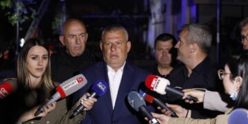 Çmendet babai i Arbër Hajdarit, nuk i plas se ku do rrinë banorët qe iu dogjën banesat nga faji i shtetit