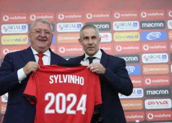 A do të vijojë Sylvinho? Duka zbulon bisedat me brazilianin, ja kur vendoset e ardhmja e trajnerit