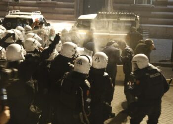 “Foto e spray-t, mashtrim”, Berisha: Policia konfirmoi përdorimin e verbuesit të ariut kundër protestuesve!