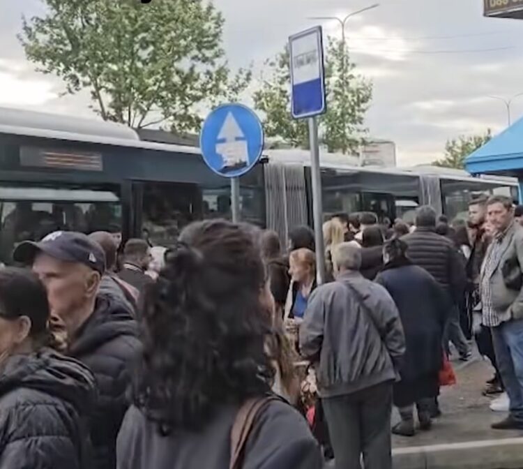 Dita e dytë pa shërbim të plotë autobusësh, operatorët presin përgjigje për kompensim