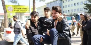 Sulm me armë në një shkollë të Turqis! Plagosen 16 persona, nxënësit u hodhën nga dritaret për t’u shpëtuar plumbave