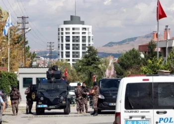 Sulm me armë pranë konsullatës izraelite në Stamboll, vriten agresorët, dy policë të plagosur