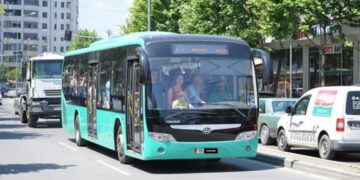 Qeveria arkivon projektin për autobusët elektrikë, gati subvencionimi 100 lekë/litri për autobuset rrangallë