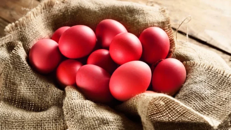 E “Enjtja e Madhe” e lyerjes së vezëve të Pashkëve, cili është kuptimi dhe tradita e saj