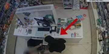 Vodhi xhiron ditore të biznesit nën kërcënimin e thikës, arrestohet hajduti në Tiranë