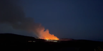 Vijon zjarri në Landfillin e Bushatit, tymi mbulon të gjithë zonën