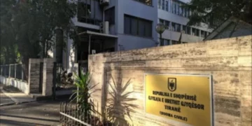 Gjykata, gjoba deri në 500 mijë euro për mediat, UGSH: Presion i paprecedentë ndaj gazetarëve