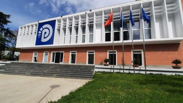 PD mbledh nesër Kuvendin për votimin e Këshillit, por ende s’dihet lista e kandidatëve