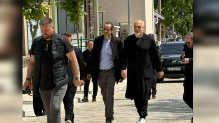 Rama në muaj mjalti me Greqinë, pas takimit me Mitsotakis, drekon me të nipin e tij