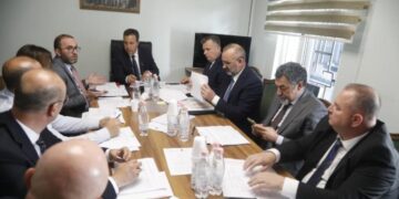 Ja ku ndahen PS dhe PD/ Afrohen për ligjet e integrimit, por jo për “procedurën e përshpejtuar”