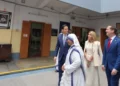 Sekretari Amerikan i Shtetit bën homazhe për Nënë Terezën