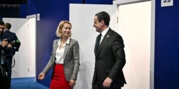 Kurti takim me Kallas në samitin EPC: Kosova e përkushtuar për ecurinë e procesit të anëtarësimit në BE