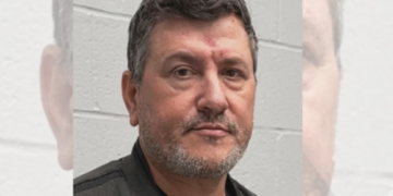 Si duket pas 30 vitesh në arrati vrasësi i trefishtë Sokol Hoxha, e zbuloi Interpol Tirana në një burg në SHBA