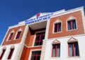 Shtesë katesh pa leje në një pallat në Tiranë, dërgohen në prokurori dy policë