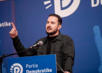 Salianji publikon vendimin e gjykatës së Britanisë: Berisha i lidhur me krimin e organizuar. Sali ‘kolltuku’ i damkosur, jo i akuzuar kot