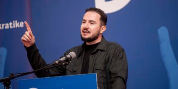 Salianji publikon vendimin e gjykatës së Britanisë: Berisha i lidhur me krimin e organizuar. Sali ‘kolltuku’ i damkosur, jo i akuzuar kot