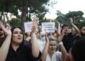 Protestë për Zvërneci, mijëra protestues mbushin Tiranën: Vazhdojmë nesër…