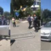 I riu nga Lezha tenton të hyjë me makinë në sheshin “Skënderbej” të mbushur me njerëz