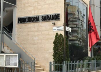 Prokuroria e Sarandës sekuestron hotelin “Oasis” të Alqi Papës, vëllait të Edmond Papës