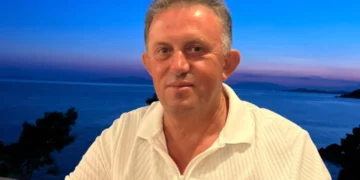 Persona të maskuar sulmojnë ish-kryetarin e PD-së në Lezhë, niset drejt Traumës
