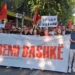 E drejta e gjuhës shqipe/ Të rinjtë marshojnë drejt Ambasadës maqedonase, në mbështetje të studentëve në RMV