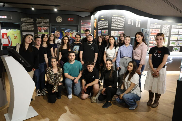 Pikë referimi për të rinjtë dhe jo vetëm, Muzeu i FSHF-së hap dyert për studentët e Gazetarisë
