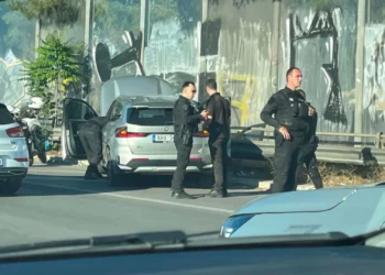 Shqiptari plagos me armë pakistanezin, ndjekje si në filma rrugëve të Athinës, 3 në pranga