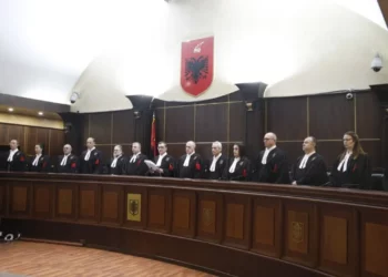 Politikanët lirohen nga paraburgimi? Vendimi unifikues i Gjykatës së Lartë: Të vlerësohet profili dhe sjellja para izolimit